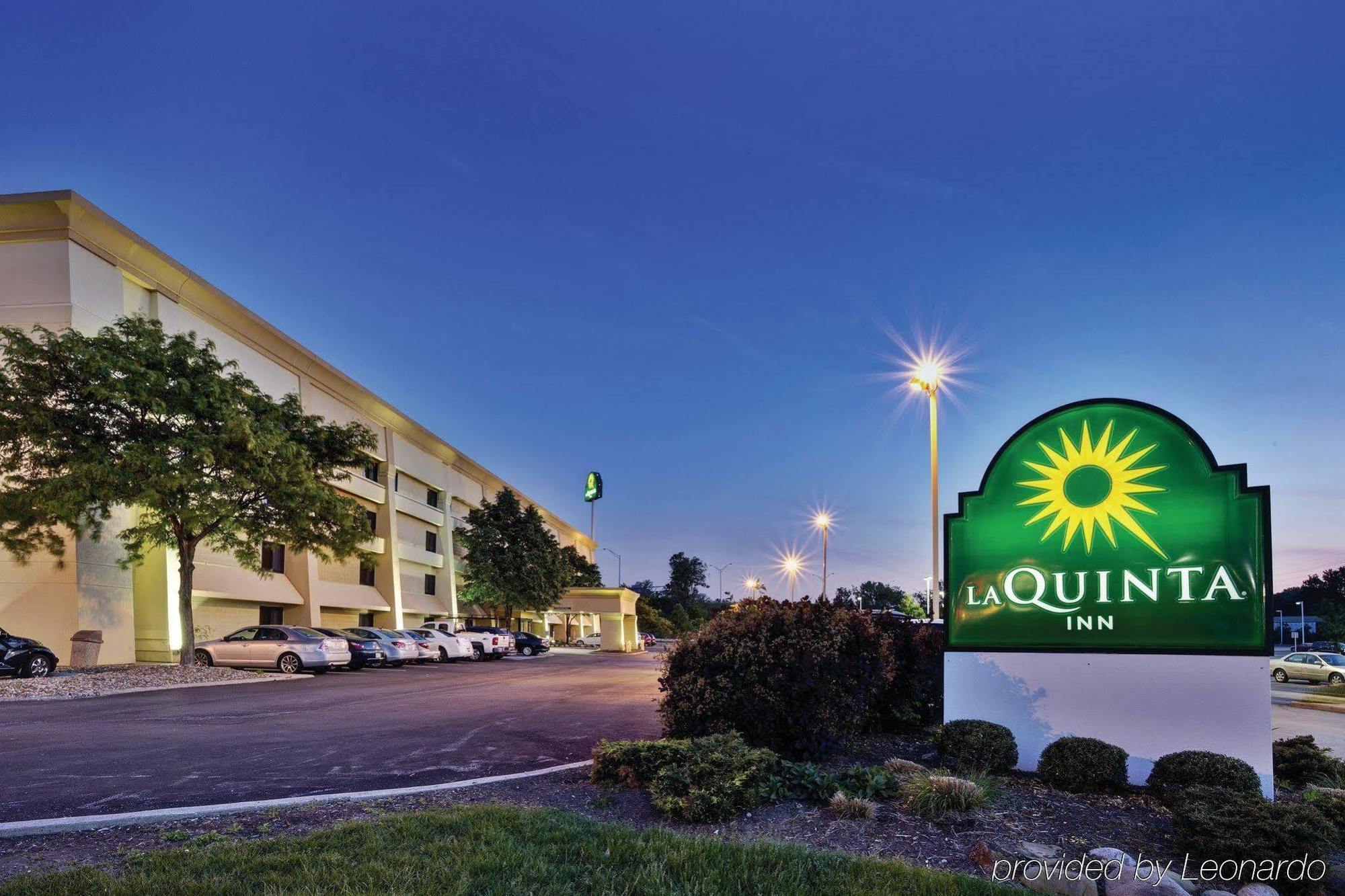 La Quinta By Wyndham Cleveland - Airport North Hotel Eksteriør billede